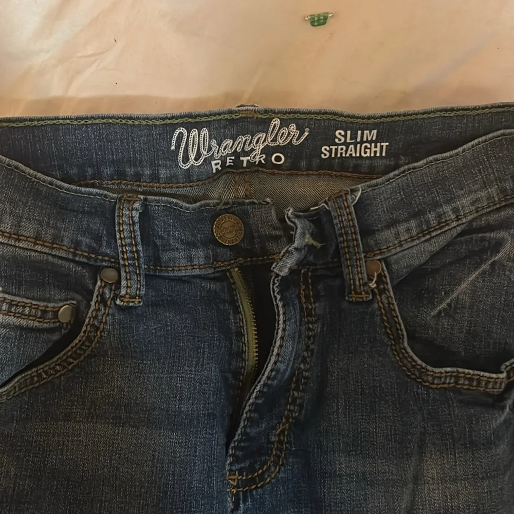 Used - Picture 4 of 4